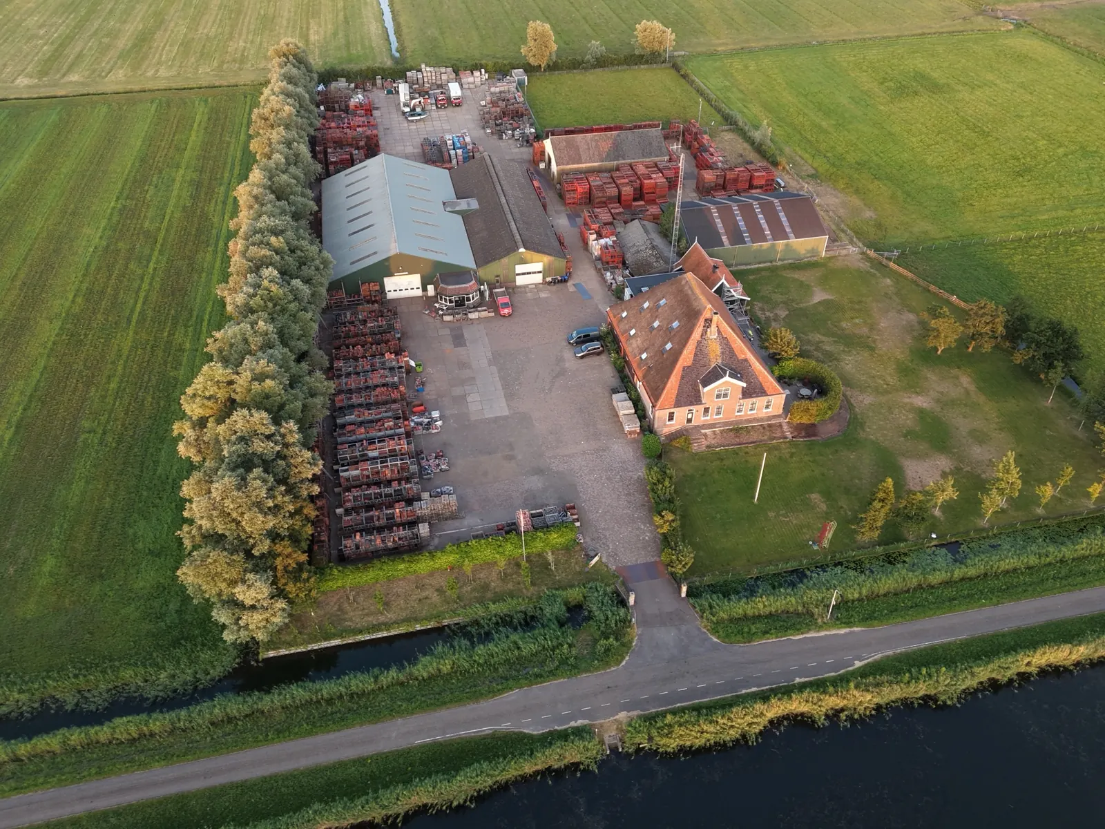 De werf van bovenaf